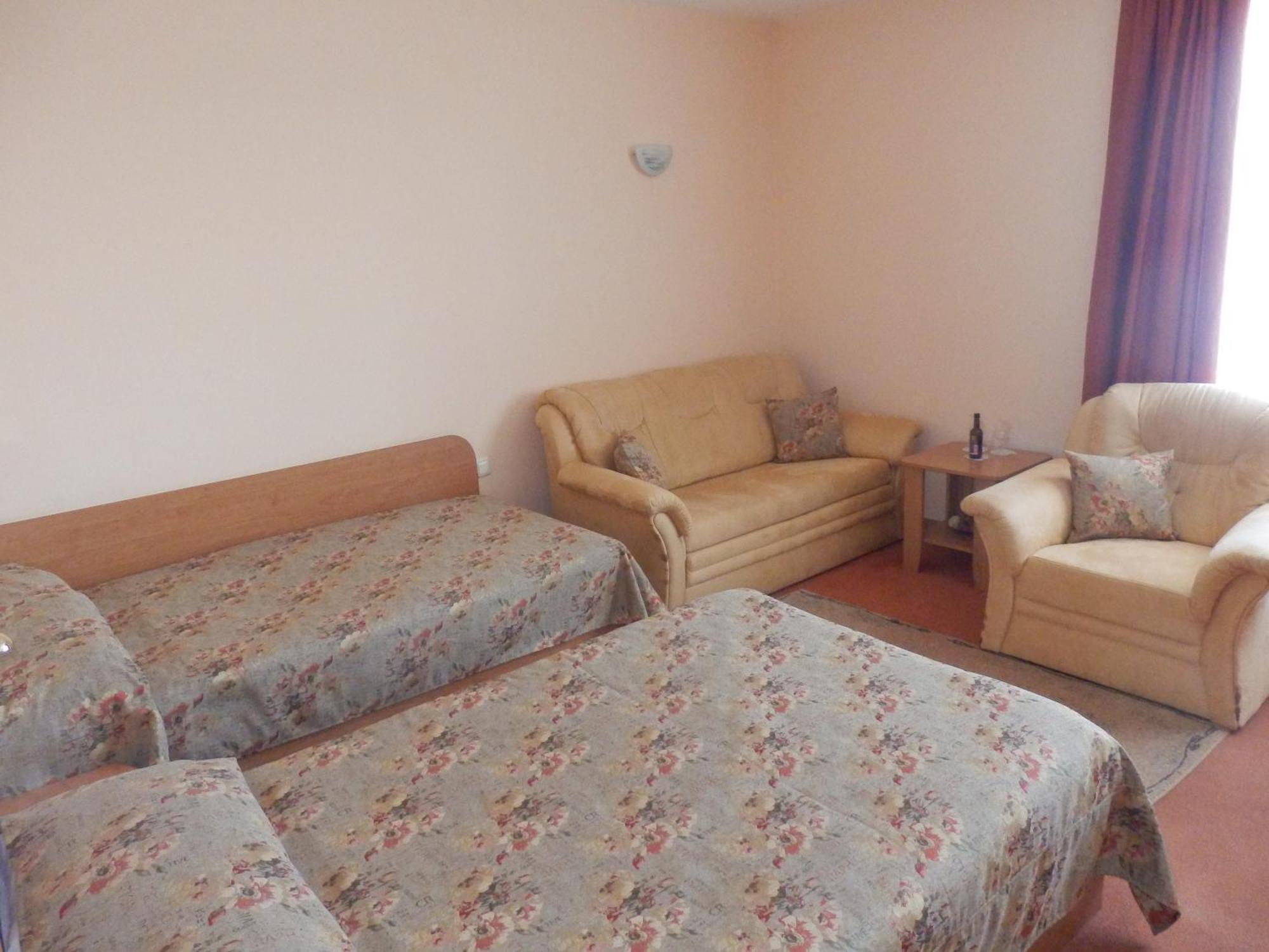 Семеен Хотел Роза Kazanlŭk Quarto foto