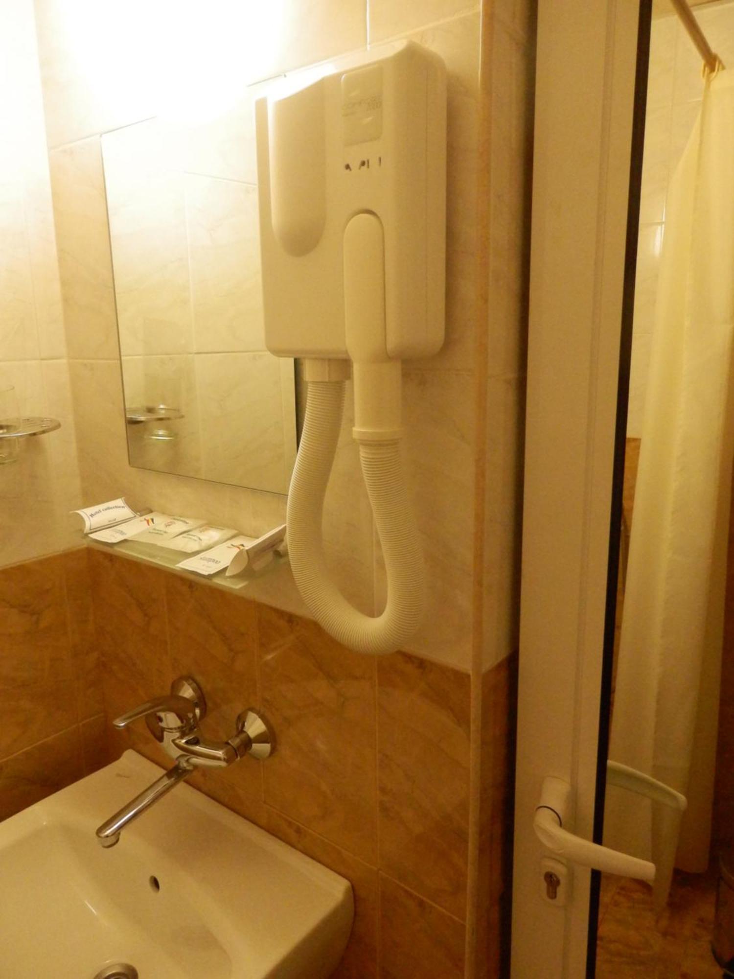 Семеен Хотел Роза Kazanlŭk Quarto foto